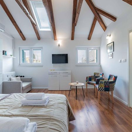 Apartment The Charm Split Bagian luar foto