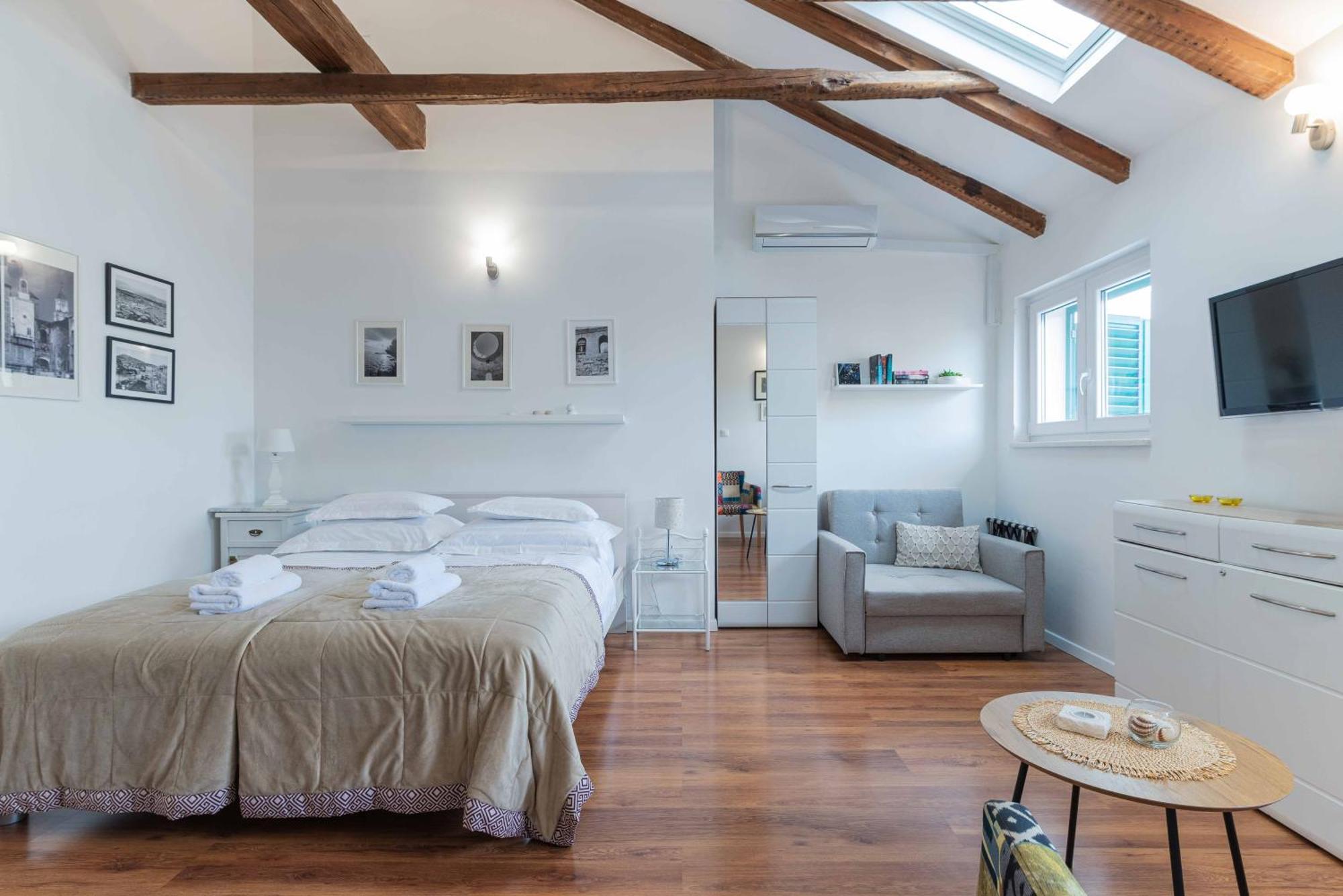 Apartment The Charm Split Bagian luar foto
