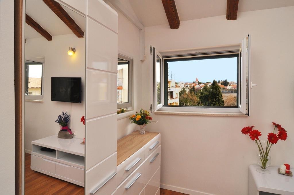 Apartment The Charm Split Bagian luar foto