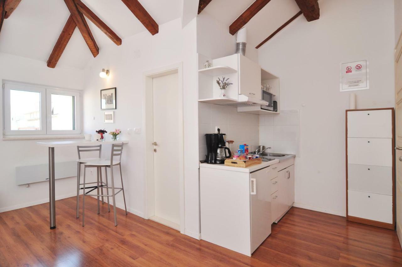 Apartment The Charm Split Bagian luar foto