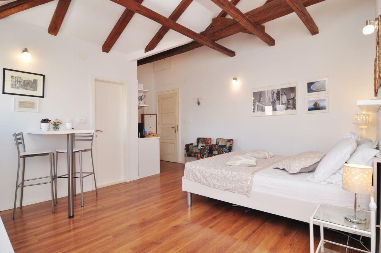 Apartment The Charm Split Bagian luar foto