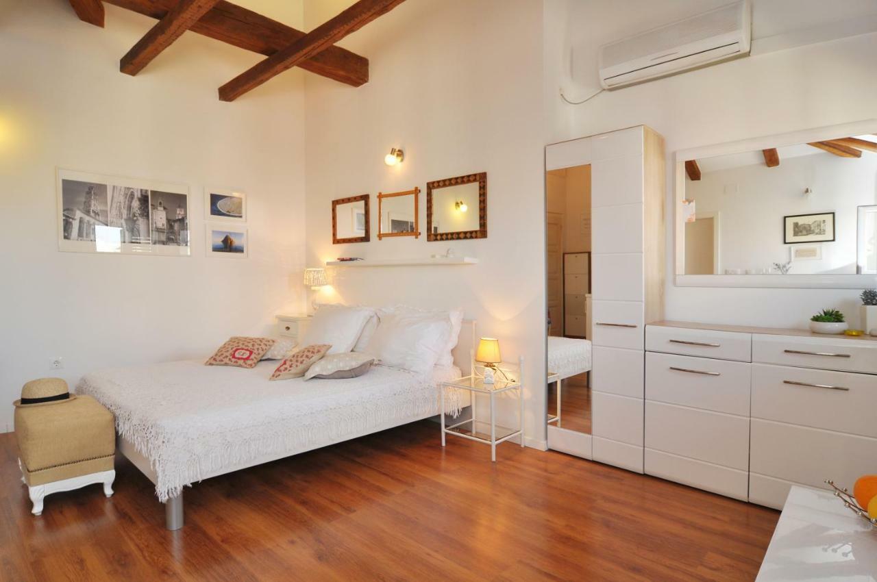 Apartment The Charm Split Bagian luar foto